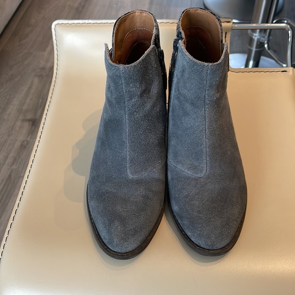 Gray Suede Zip up bootie and buckle .Naomi Snake - Picture 3 of 6